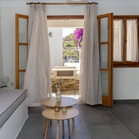 Κυκλαδίτικο Studio Kionia Exterior photo